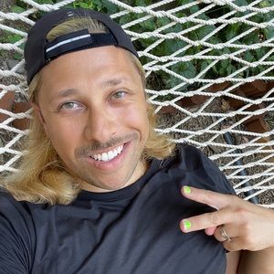 Meet your Posher, Don